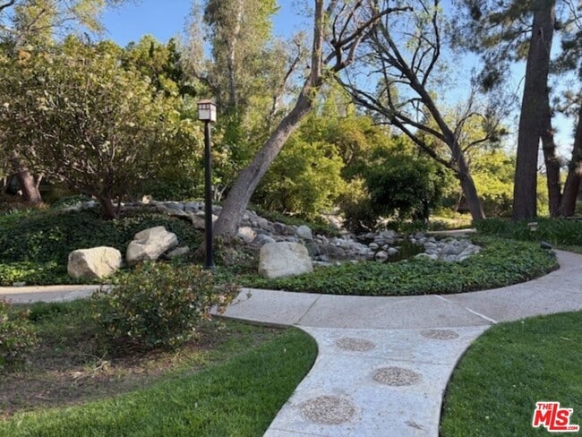 Building Photo - 7120 Carlson Cir Unit 290