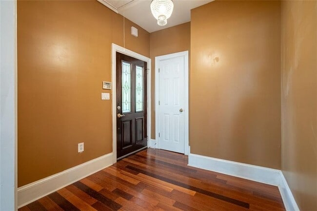 Photo - 717 United Ave SE
