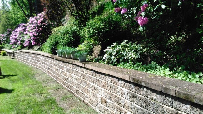 Photo - 145 Windwood Dr