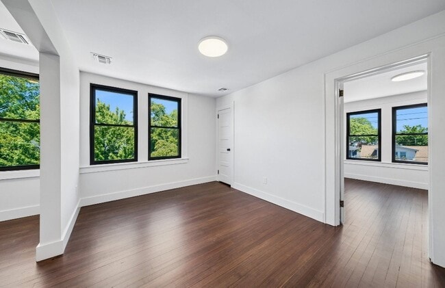 235 Elmwood Ave Unit 3