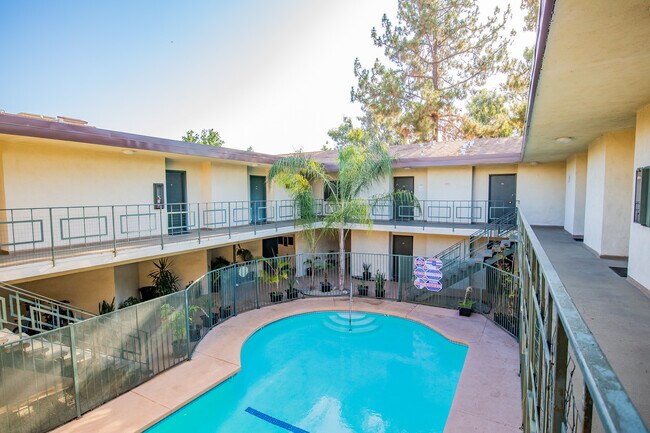 Tujunga Apartments