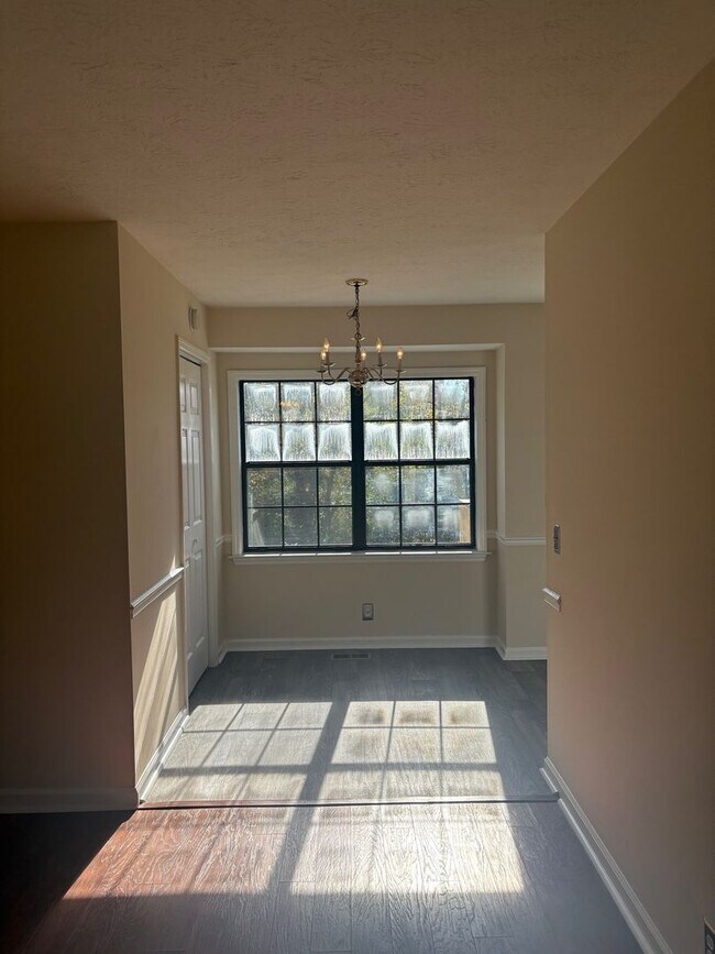 Photo - 3 Bed/2 Bath with Deck/Yard in quite neigh...