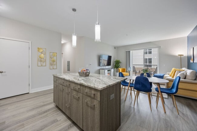 Photo - 28294 Ferry Rd Unidad ID1366972P