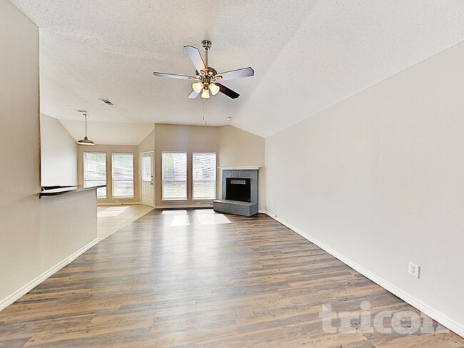 Photo - 228 Willow Creek Dr