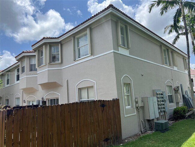 Photo - 1535 SE 26th St Unit 200