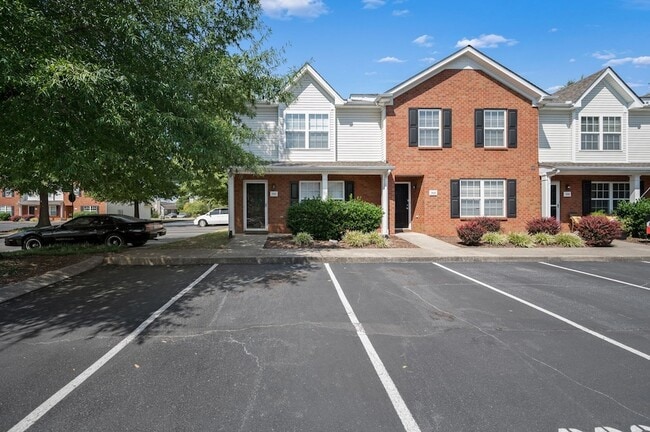 3826 Chippewa Pl