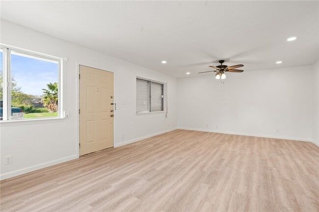 Photo - 6112 Hidden Oaks St