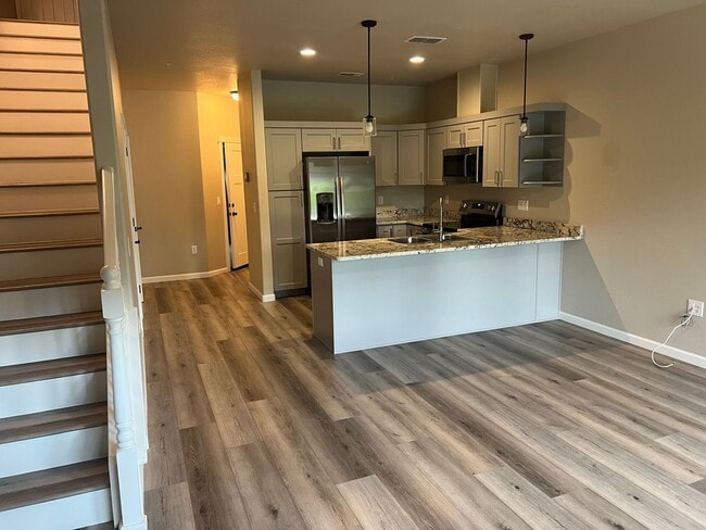 Building Photo - 2BED 2.5 BATH-NEWLY BUILT TOWNHOME IN A QUIET NEIGHBORHOOD