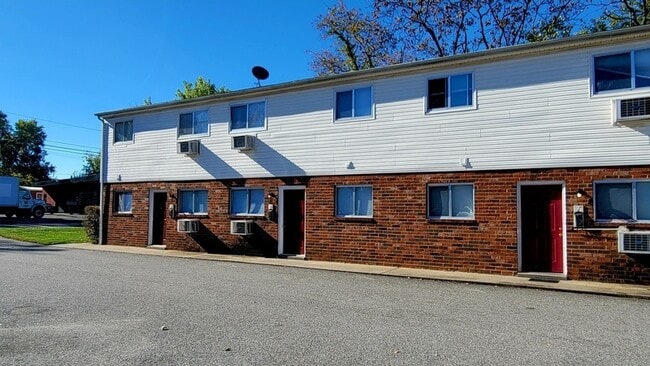 Photo - 1812 Williamsburg Rd Unit 9