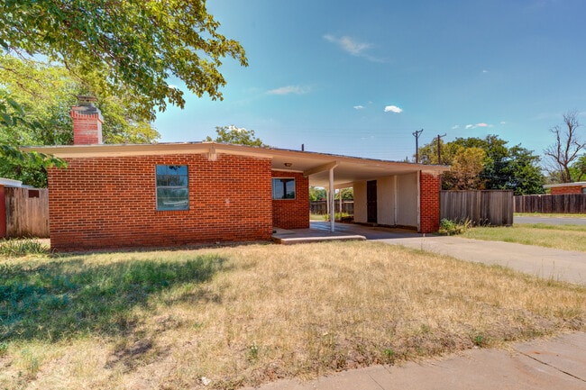 Photo - 2525 63rd St House