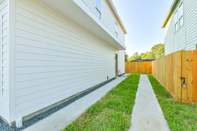 Photo - 164 Wallace St