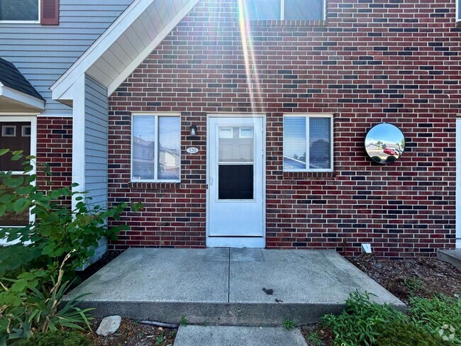 Building Photo - Two Bedroom Home in Southwest Grand Rapids