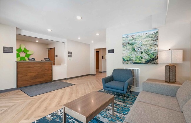 Furnished Studio-Wildwood
