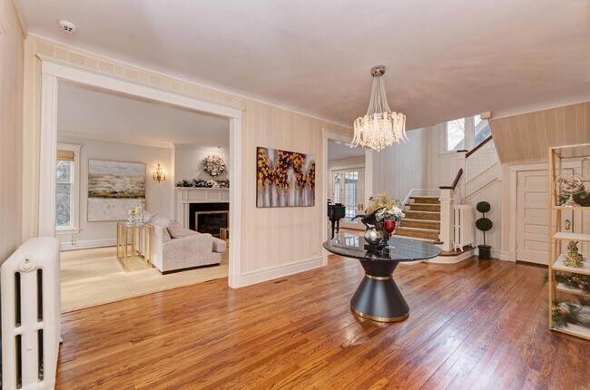 Photo - 1499 Sheridan Rd