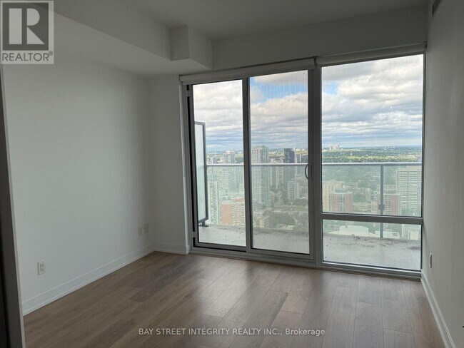 Photo - 501 Yonge St Unit 4108