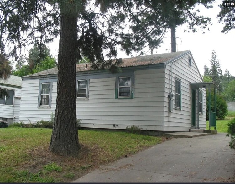 3211 W North Loop Ave