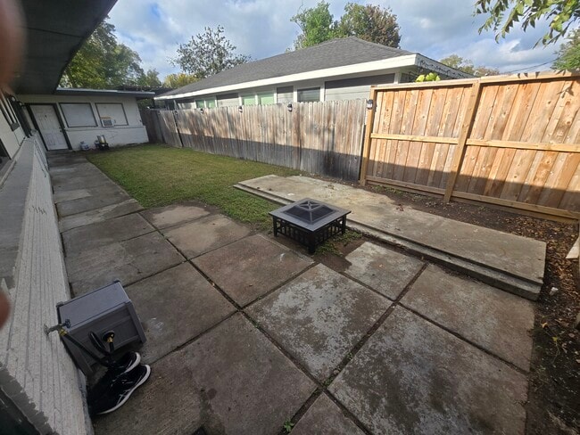 Building Photo - 6910 Weston St Unit #3