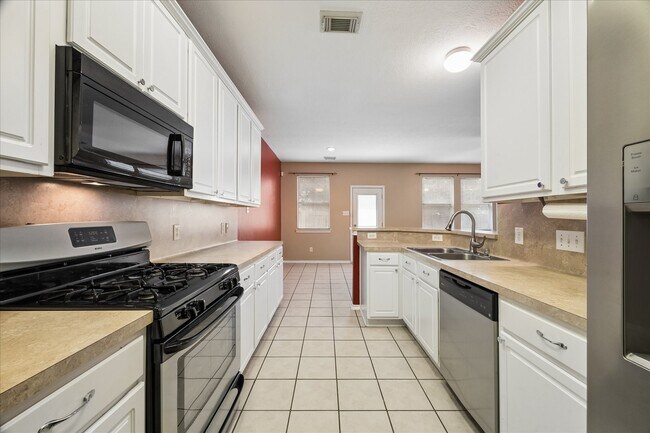 Photo - 341 Capella Oaks Ln