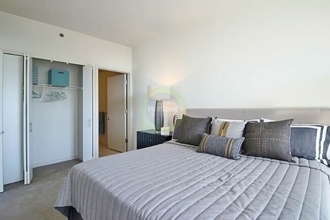 Photo - 900 W Huron St