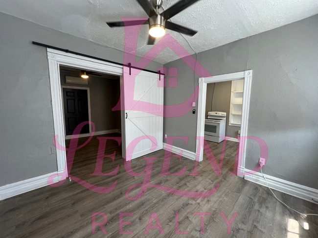 Photo - 2615 Victor St Unit 2F