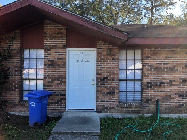 Photo - 137 Clinton Ct Unidad A