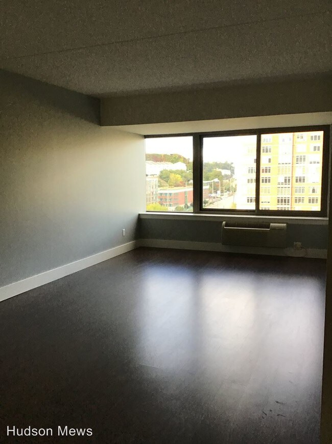 Photo - 8000 River Rd