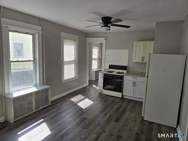 Photo - 154 Plaza Ave Unit 1st floor