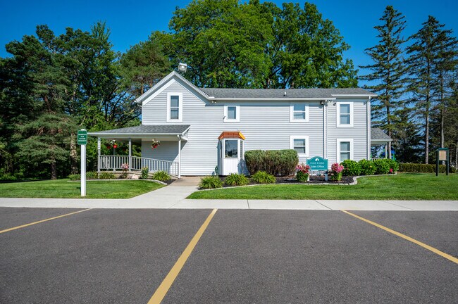 Photo - 9356 River Dr