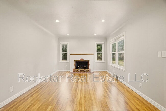 Photo - 3027 W Cleveland Ave