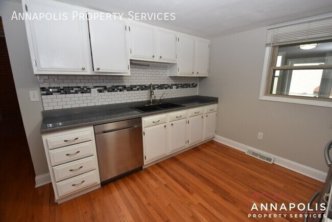 700 Mt Alban Dr