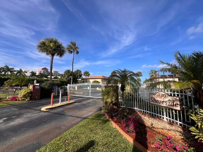 Photo - 720 N Dixie Hwy Condo Unit 203