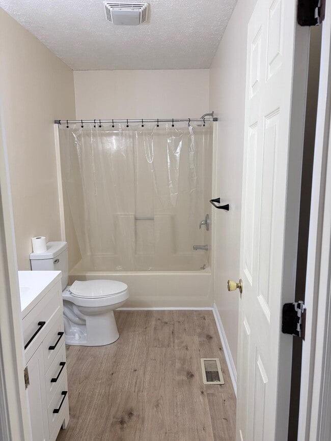 Photo - 181 Woodgate Rd