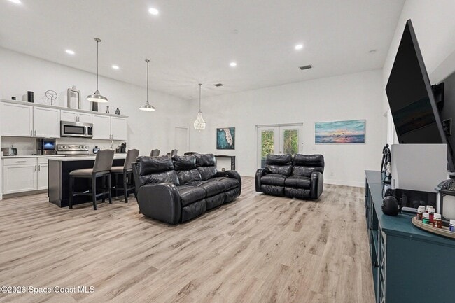 Photo - 1444 Seeley Cir NW