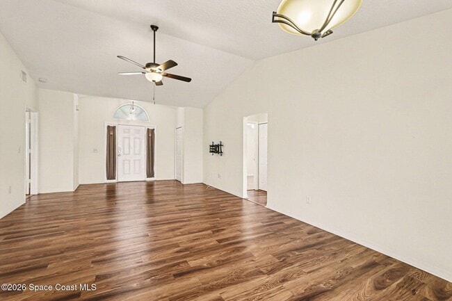 Photo - 880 Vocelle Ave