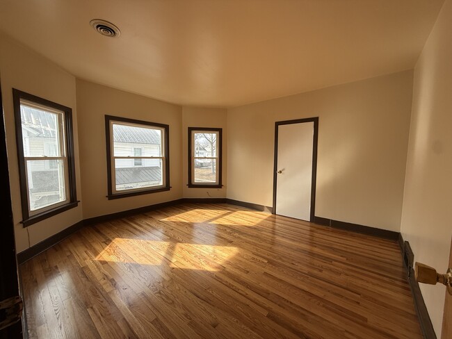Bedroom - 114 Oak St Unit 3