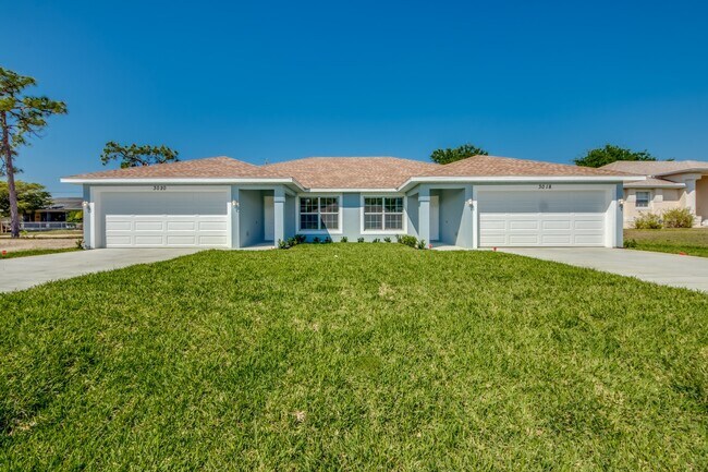 Building Photo - 3018-3020 SW 15th Pl Unit 3020 SW 15th Place Rental