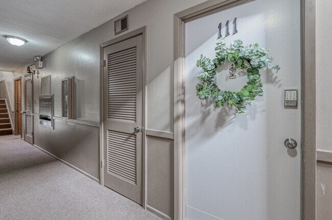 Photo - 5601 W 58th St