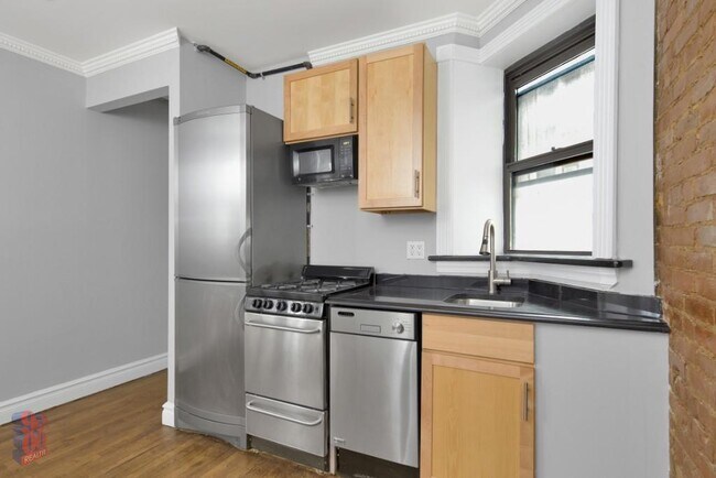 Photo - 221 E 23rd St Unidad 8