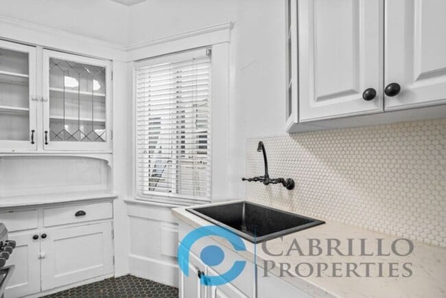 Photo - 401 Juniper St