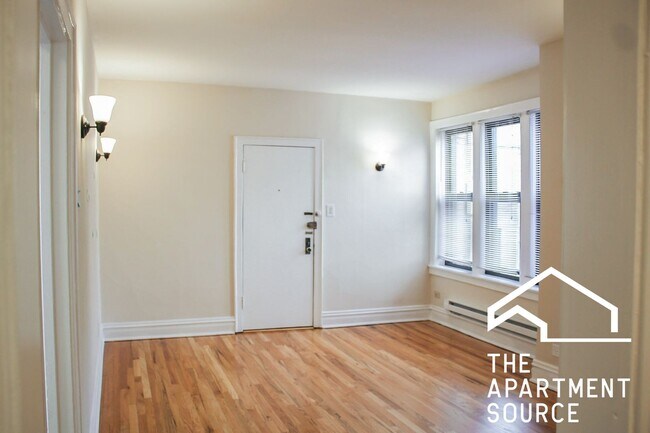 Photo - 621 W Melrose St Unit G3