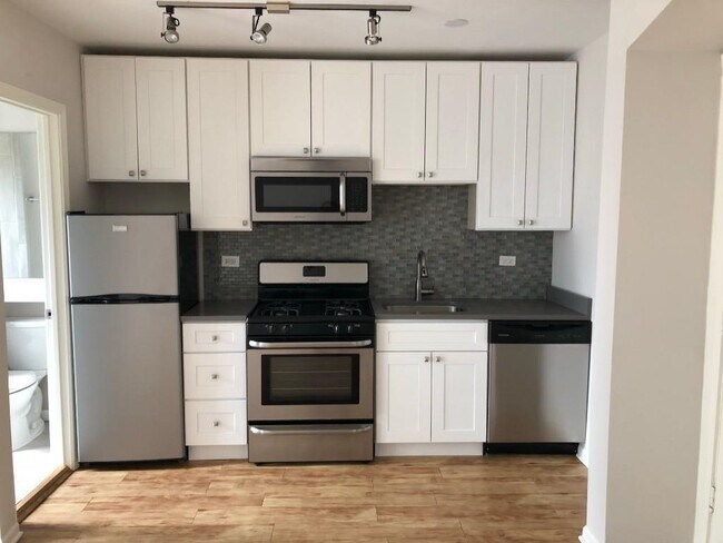 Photo - 2838 W Palmer St Unit 206