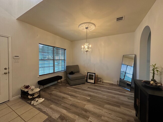 Photo - 2101 Charlotte Estates Dr