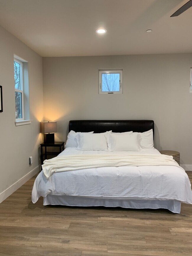 Photo - 149 W 21st St Unit 149 W 21 st -2