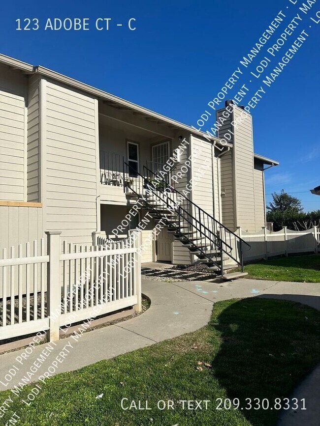 Building Photo - 123 Adobe Ct Unit C