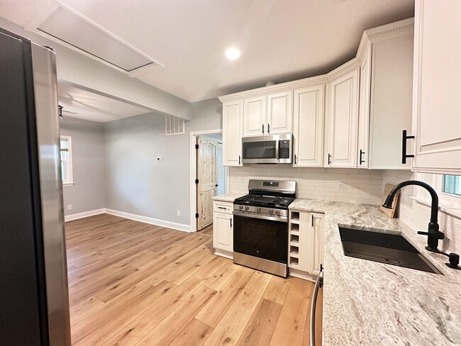 Photo - 811 Walnut St