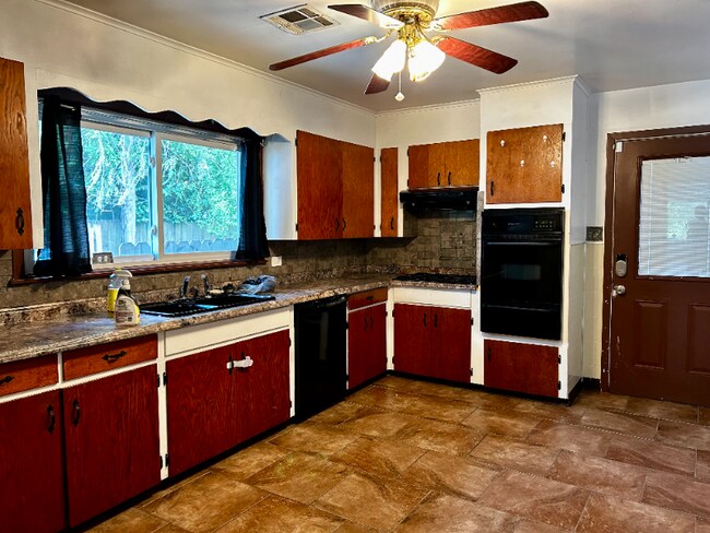 Photo - 308 S Royal St