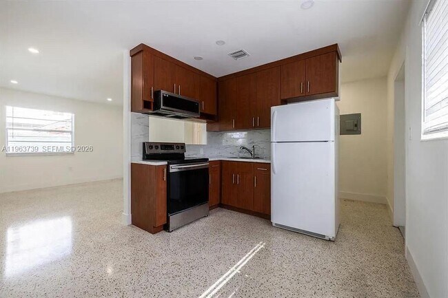 Photo - 1555 NW 34th St Unit 1557