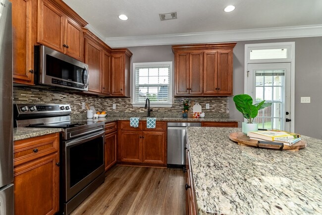 Photo - Beautiful 5 Bedroom, 4 Full Bath Family Home
