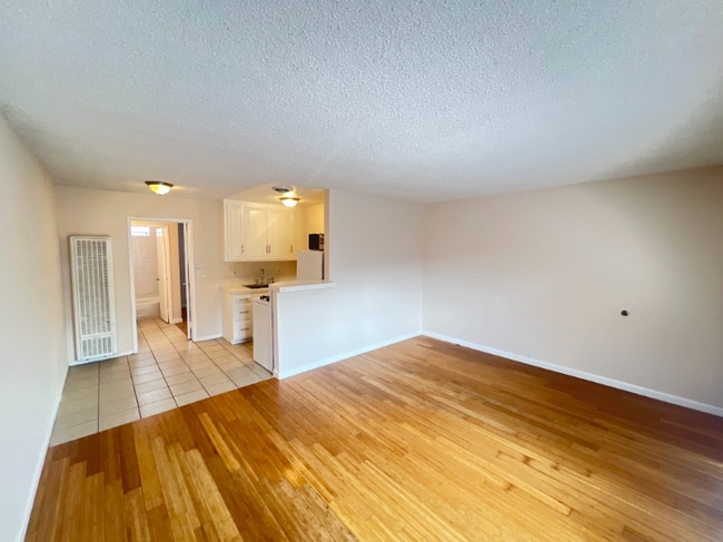 Photo - 2435 2nd St Unidad 2