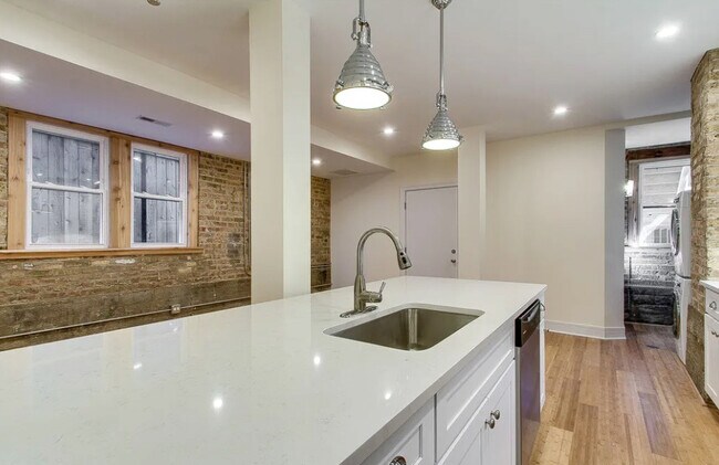 Photo - 2735 N Francisco Ave Unidad G